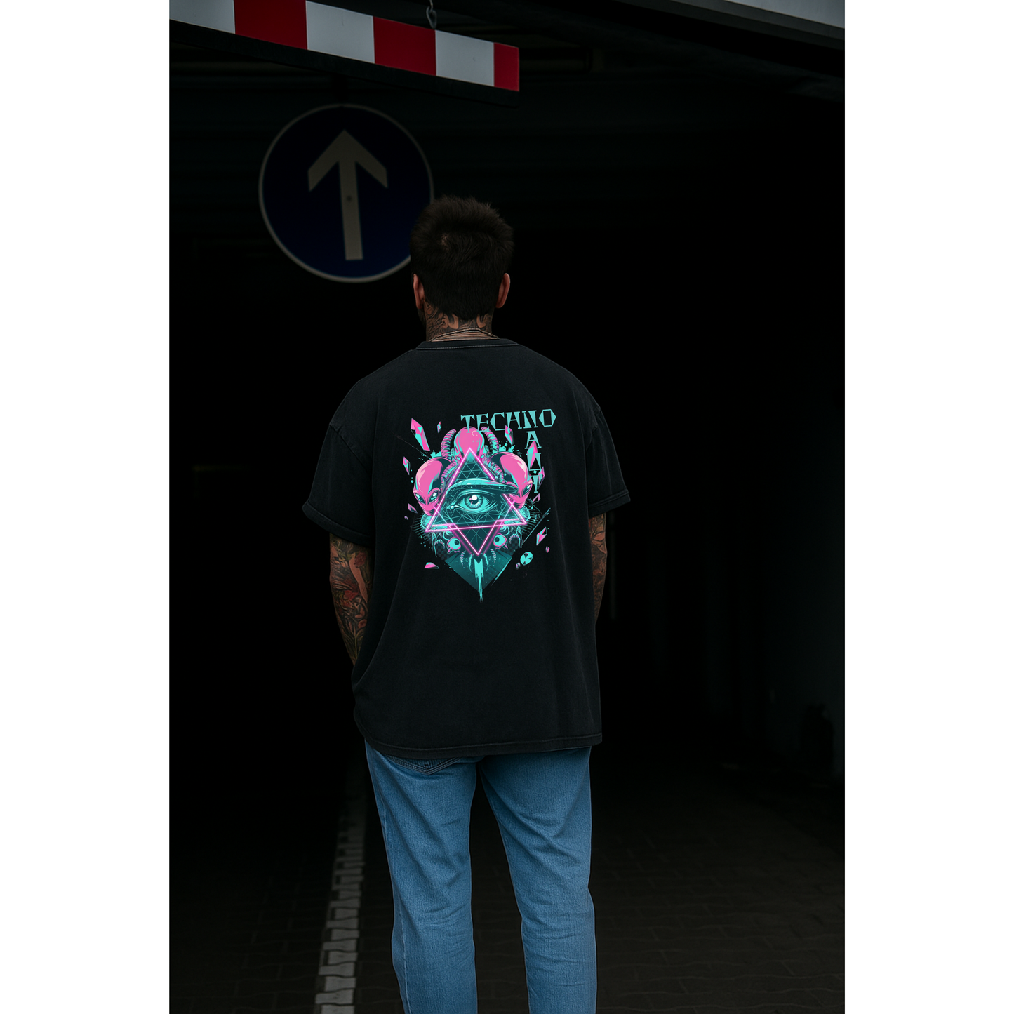 TECHNONAUT IS WATCHING YOU - Oversized Shirt