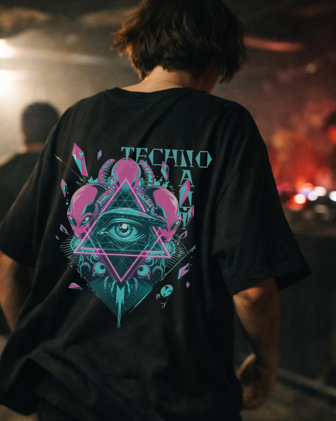 TECHNONAUT IS WATCHING YOU - Oversized shirt