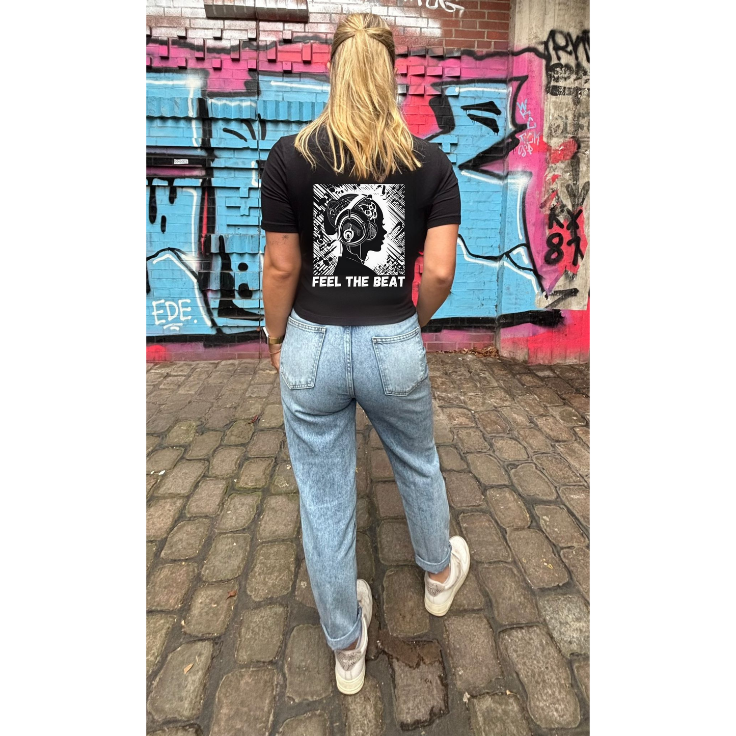 FEEL THE BEAT - Cropped Tee