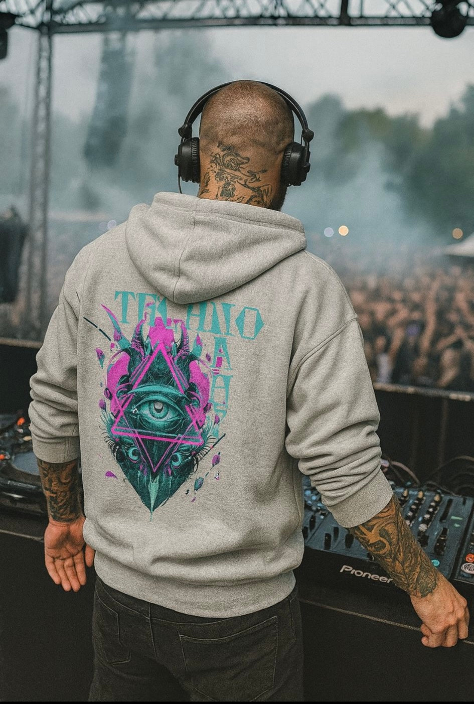 Technonaut is watching you - Oversized Hoodie
